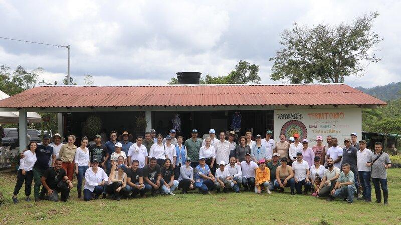 Taparales: apuesta del sector privado para la paz